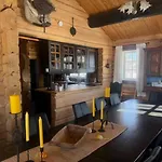 Charming Timber For Gathering And Celebrations Feriehus