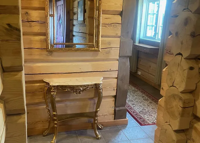 Charming Timber For Gathering And Celebrations بيت للعطل